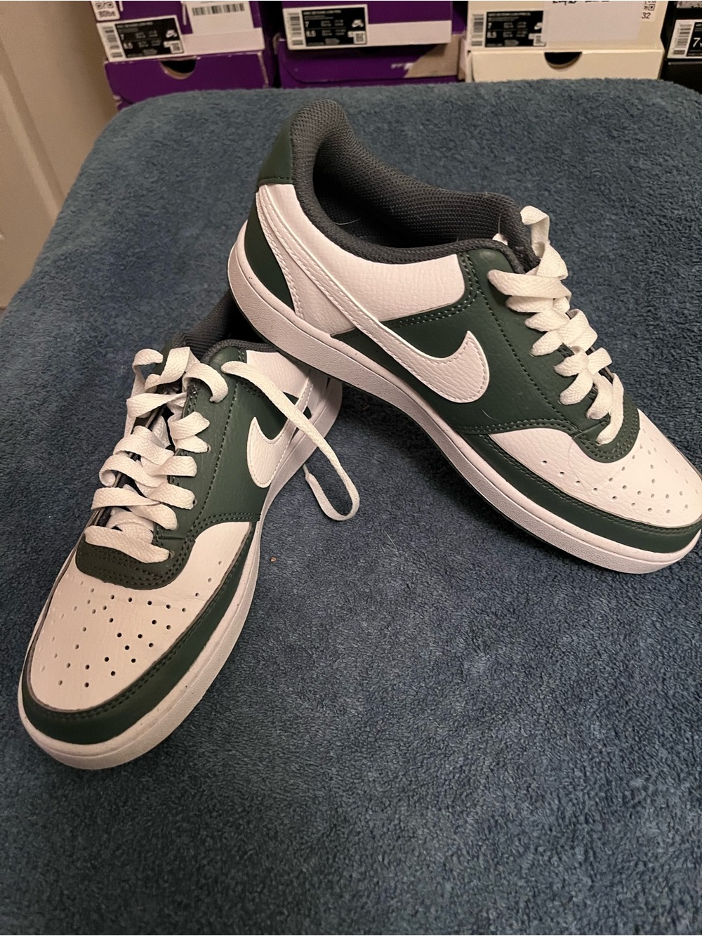 Nike Women's White and Dark Green Low-Top Sneakers